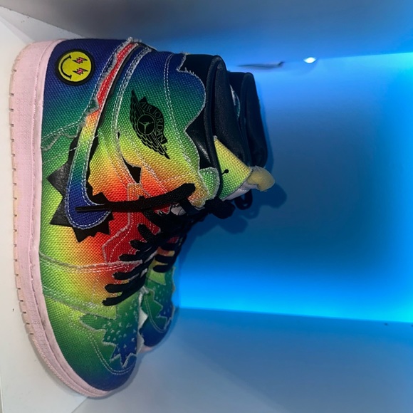 J balvin Jordan 1 like new 2 use only have box market it’s 480 goat